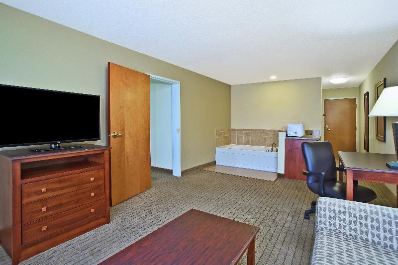Holiday Inn Express Hotel & Suites East Lansing By Ihg Extérieur photo