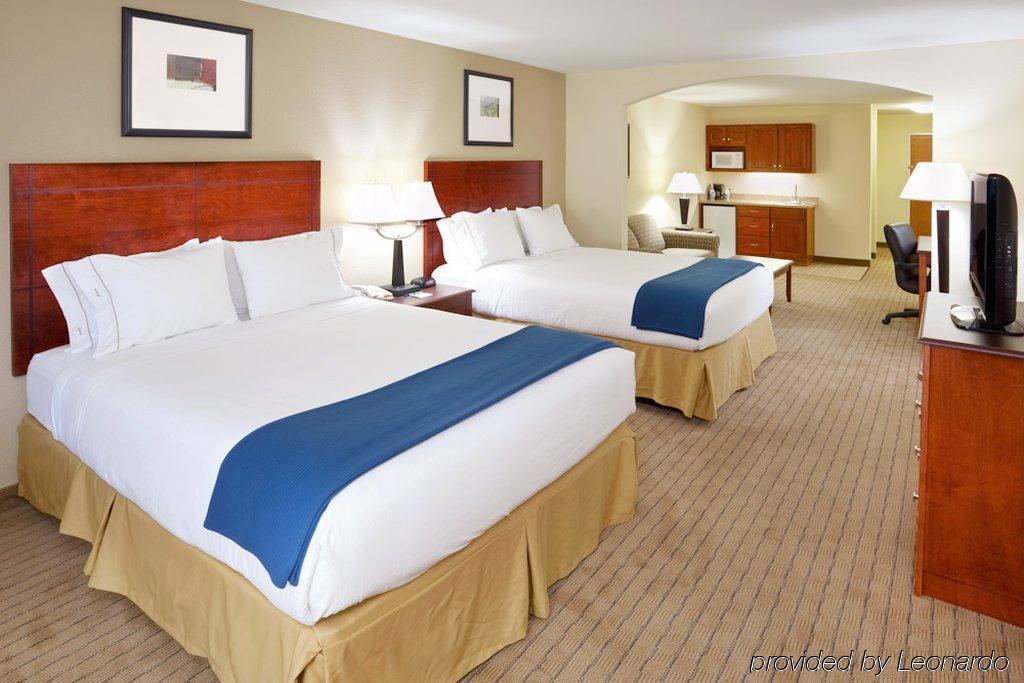 Holiday Inn Express Hotel & Suites East Lansing By Ihg Chambre photo